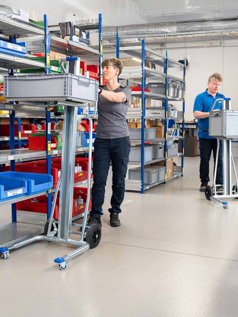 Manual Stacking Trucks Manual Stacking Trucks